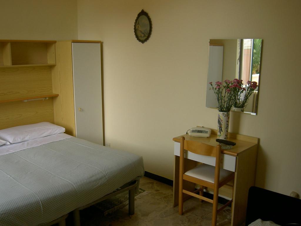 Albergo Kristina Bordighera Habitación foto