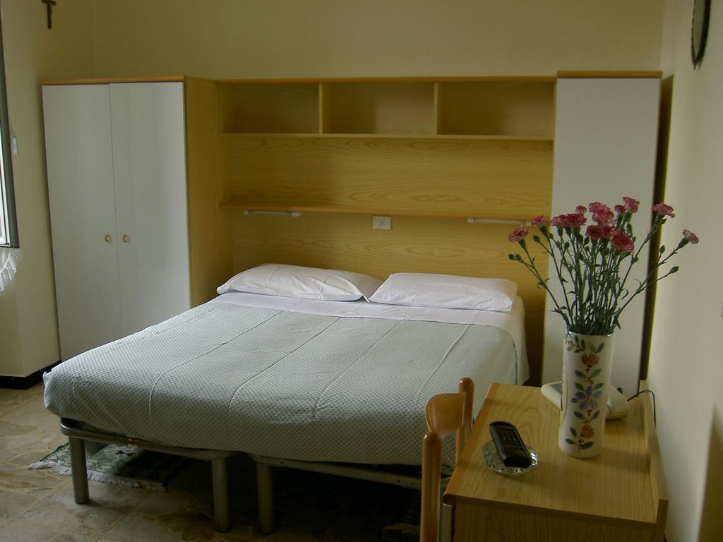 Albergo Kristina Bordighera Habitación foto