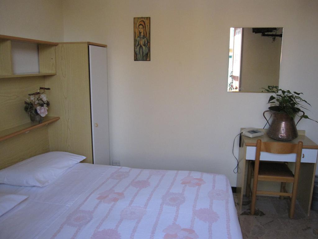 Albergo Kristina Bordighera Habitación foto