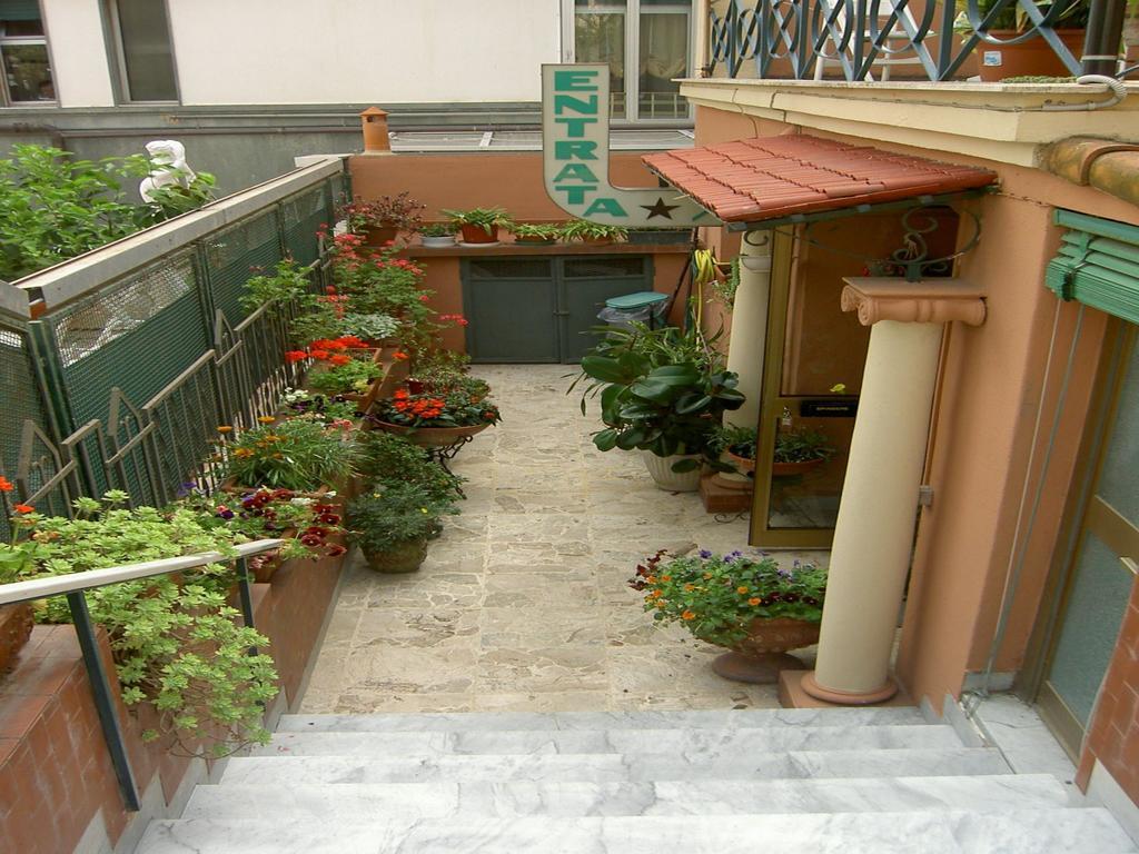 Albergo Kristina Bordighera Exterior foto