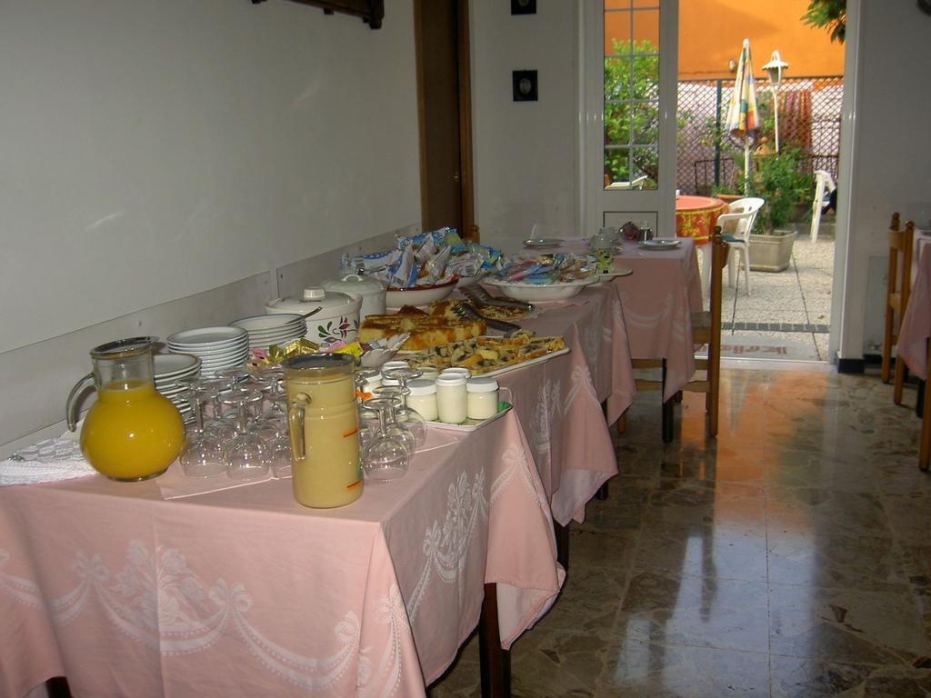Albergo Kristina Bordighera Exterior foto