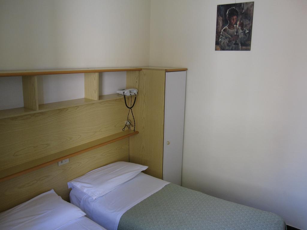 Albergo Kristina Bordighera Habitación foto